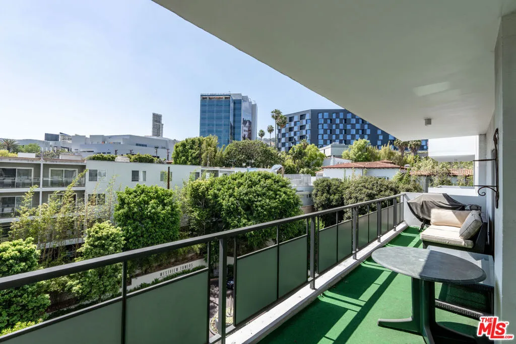 1155 N La Cienega Boulevard 509, West Hollywood, California 90069 home-pic-6